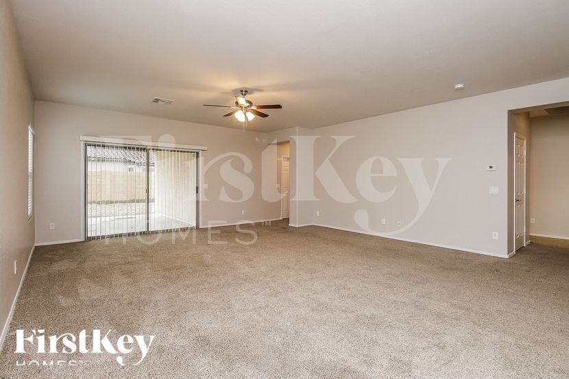 Building Photo - 8811 S 57th Ln