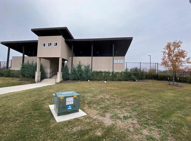 Building Photo - 220 Otter Rd
