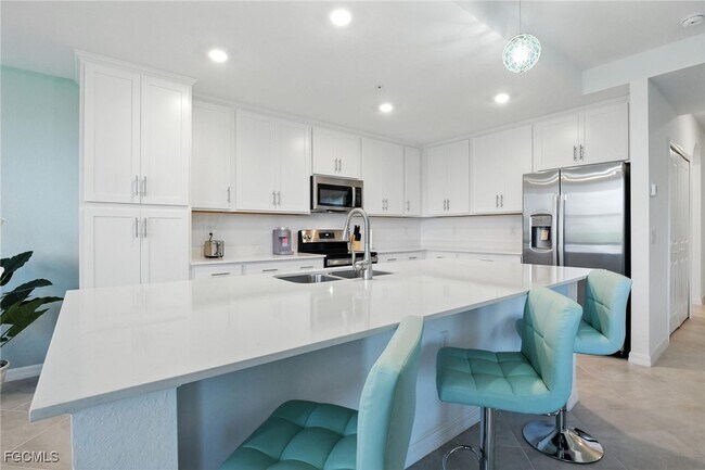 Building Photo - 14161 Heritage Landing Blvd