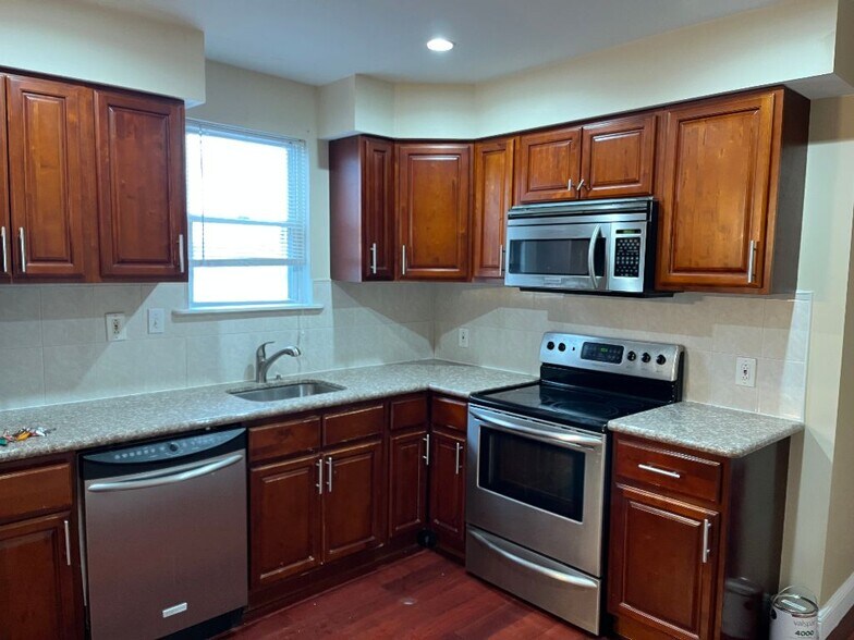 Kitchen - 1808 S 17th St