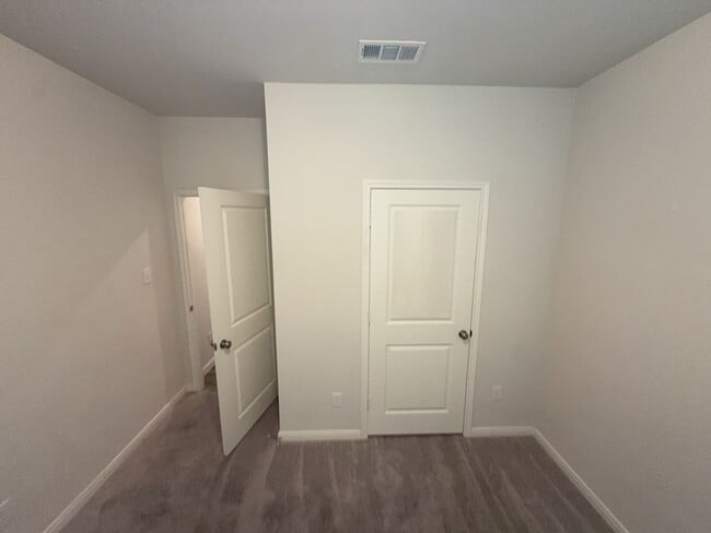 Building Photo - Move-in special $150 off first month rent. | A modern 4-bed, 2-bath home