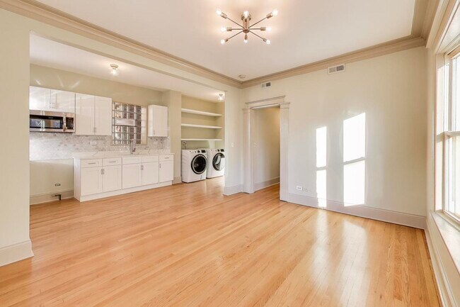 Building Photo - 6146 S Evans Ave