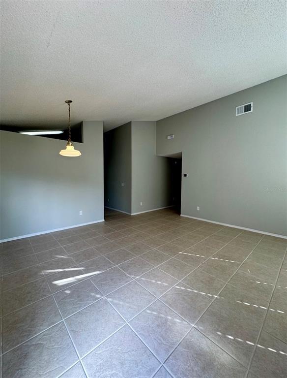 Building Photo - 592 Tall Oaks Terrace