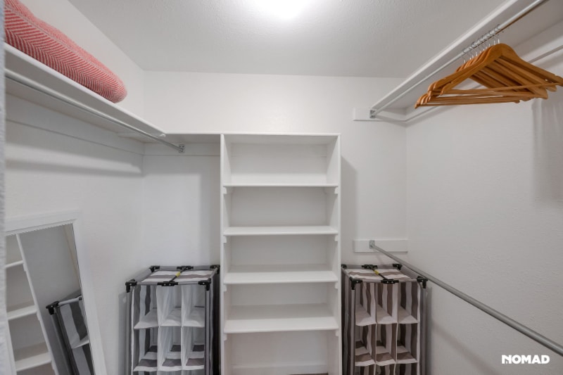 Building Photo - 7980 Fairview Rd