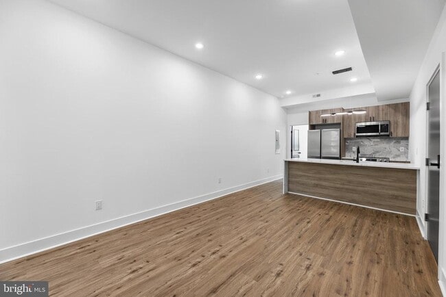 Building Photo - 3934 W Girard Ave