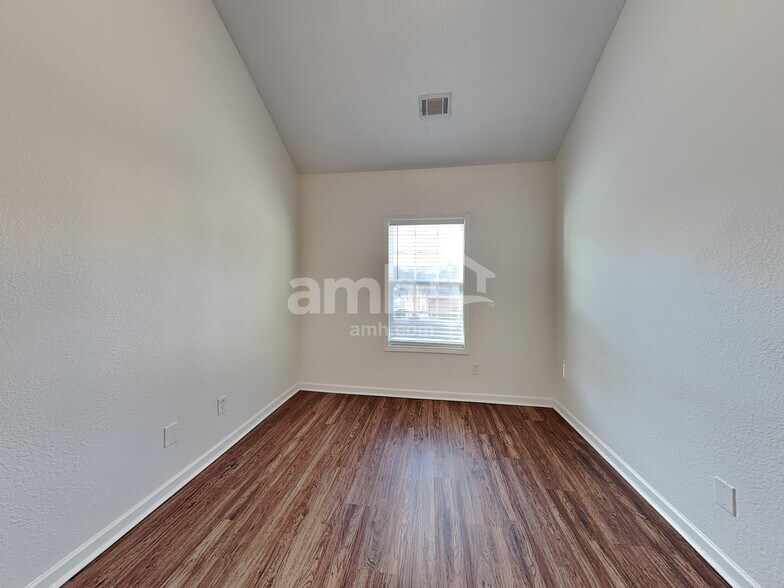 Building Photo - 2613 Newtons Crest Cir