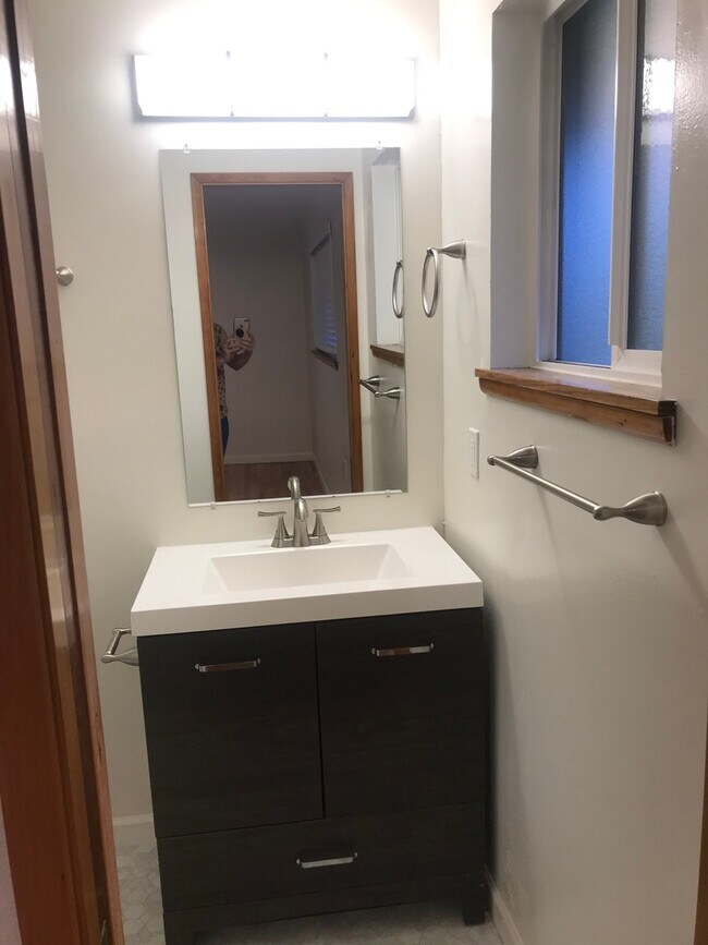 Building Photo - 3 Bed 1.75 Bath SFR Rambler Everett