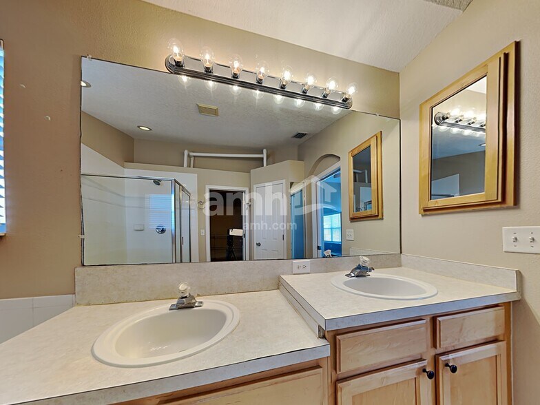 Building Photo - 10602 Drayton Ct