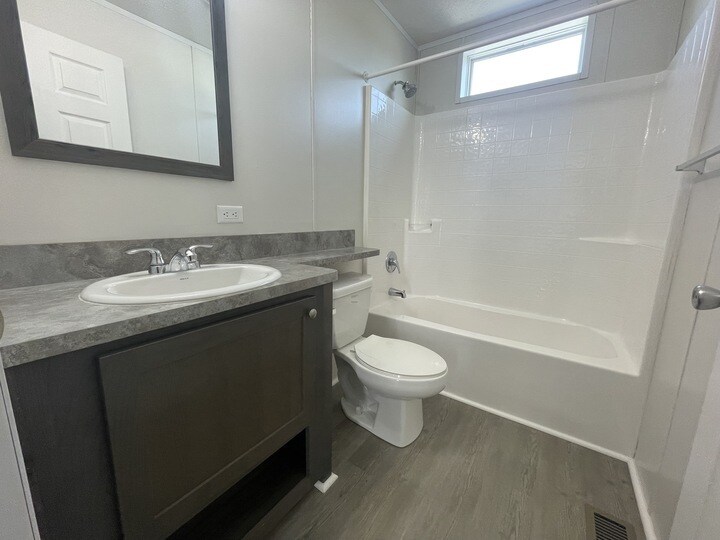 Building Photo - 15386 Danseur Dr