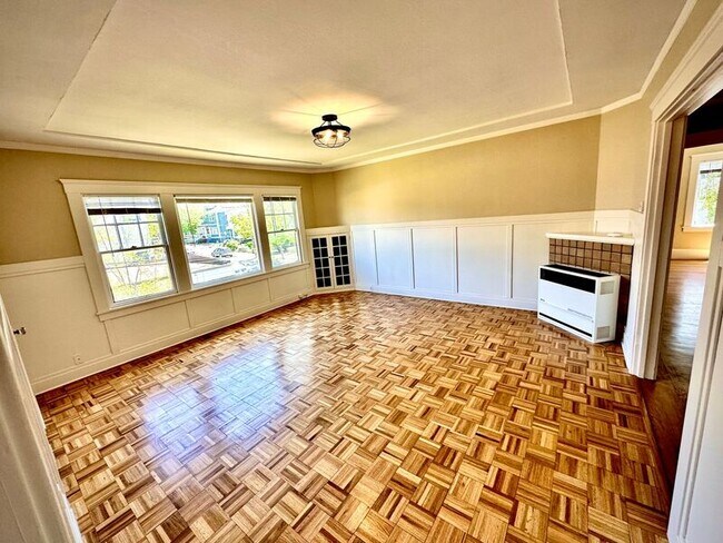 Building Photo - 780 61st St