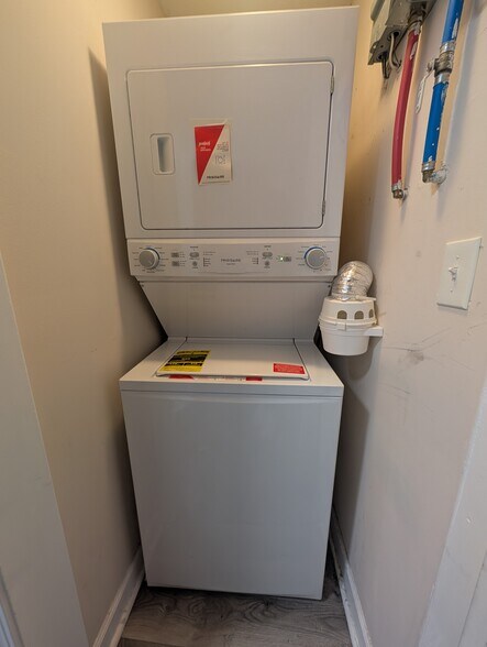 Building Photo - 1263 Oakland Dr SW