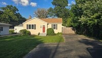 Building Photo - 33181 N Valley View Dr