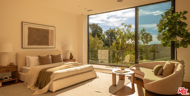 Building Photo - 12752 Mulholland Dr
