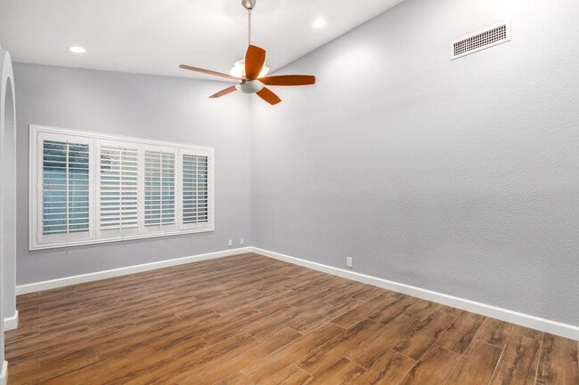 Building Photo - 11188 N 110th Pl