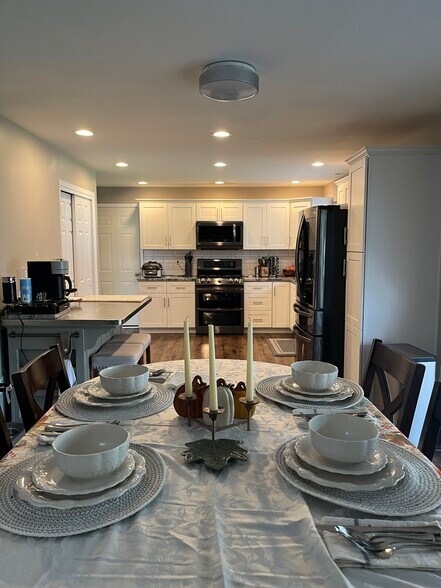 Building Photo - 4098 Eckworth Dr