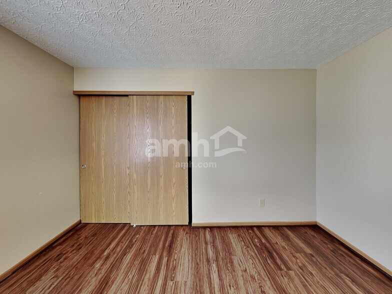 Building Photo - 344 Pataskala Ridge Dr SW