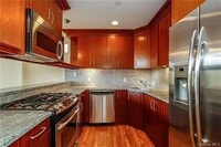 Building Photo - 556 State St