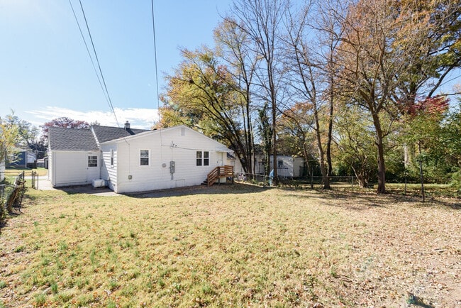 Building Photo - 9429 Harold Dr