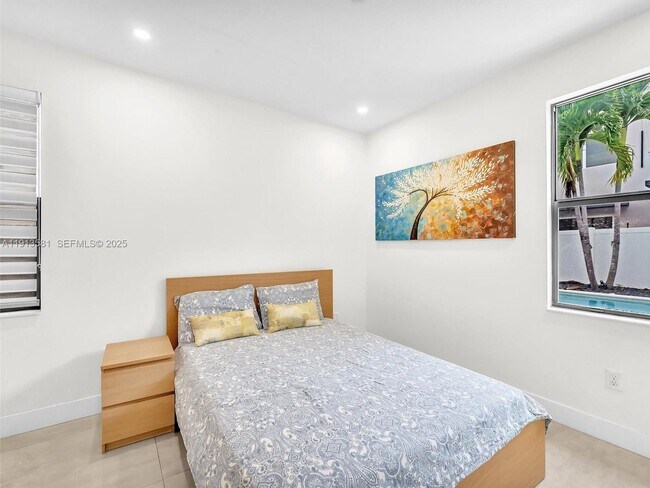 Building Photo - 10250 NW 76th Terrace