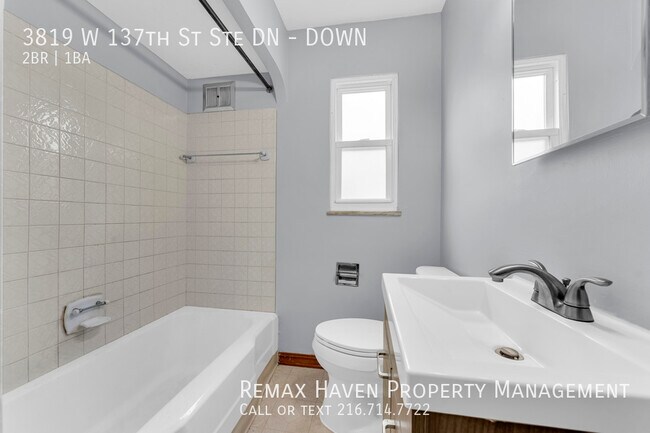 Building Photo - 3819 W 137th St