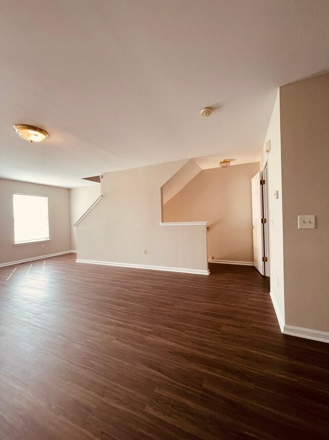 Building Photo - Townhome in Wilmington