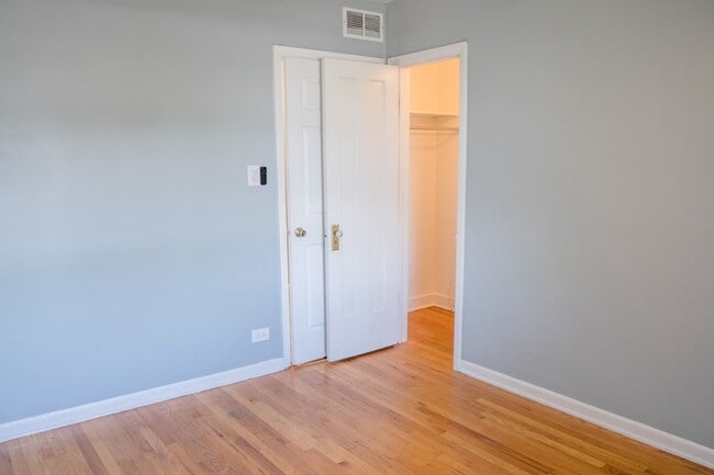 Building Photo - 5445 W 64th St