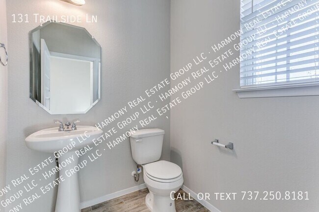 Building Photo - 131 Trailside Ln