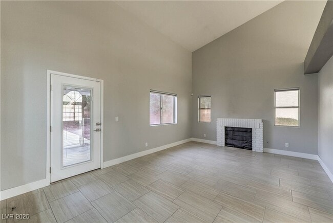 Building Photo - 20 Fantasia Ln