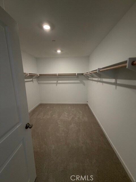 Building Photo - 9567 Silverstein Dr