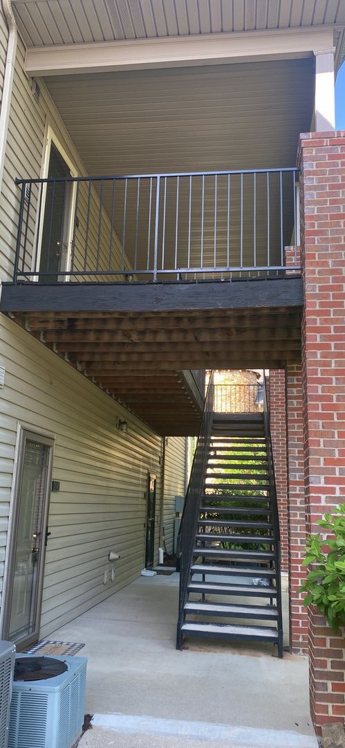 Building Photo - 2 bedroom/ 2 bath Woods of St Andrews condo available for rent in 40214 -  $1,200/month