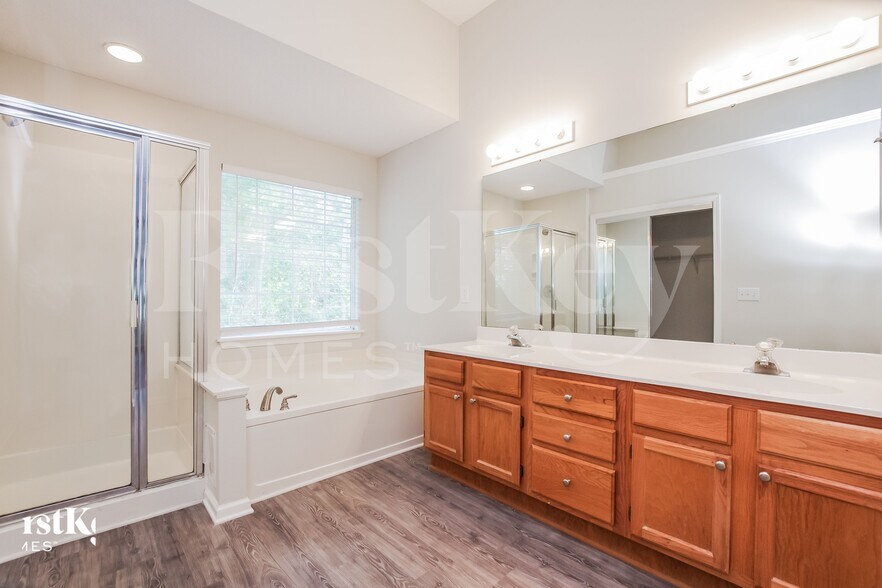 Building Photo - 7031 Reedy Creek Rd