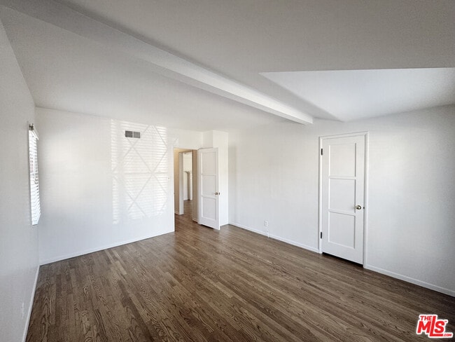 Building Photo - 13054 Hartsook St