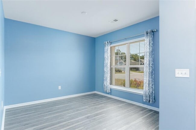 Building Photo - 5700 Redgum Dr