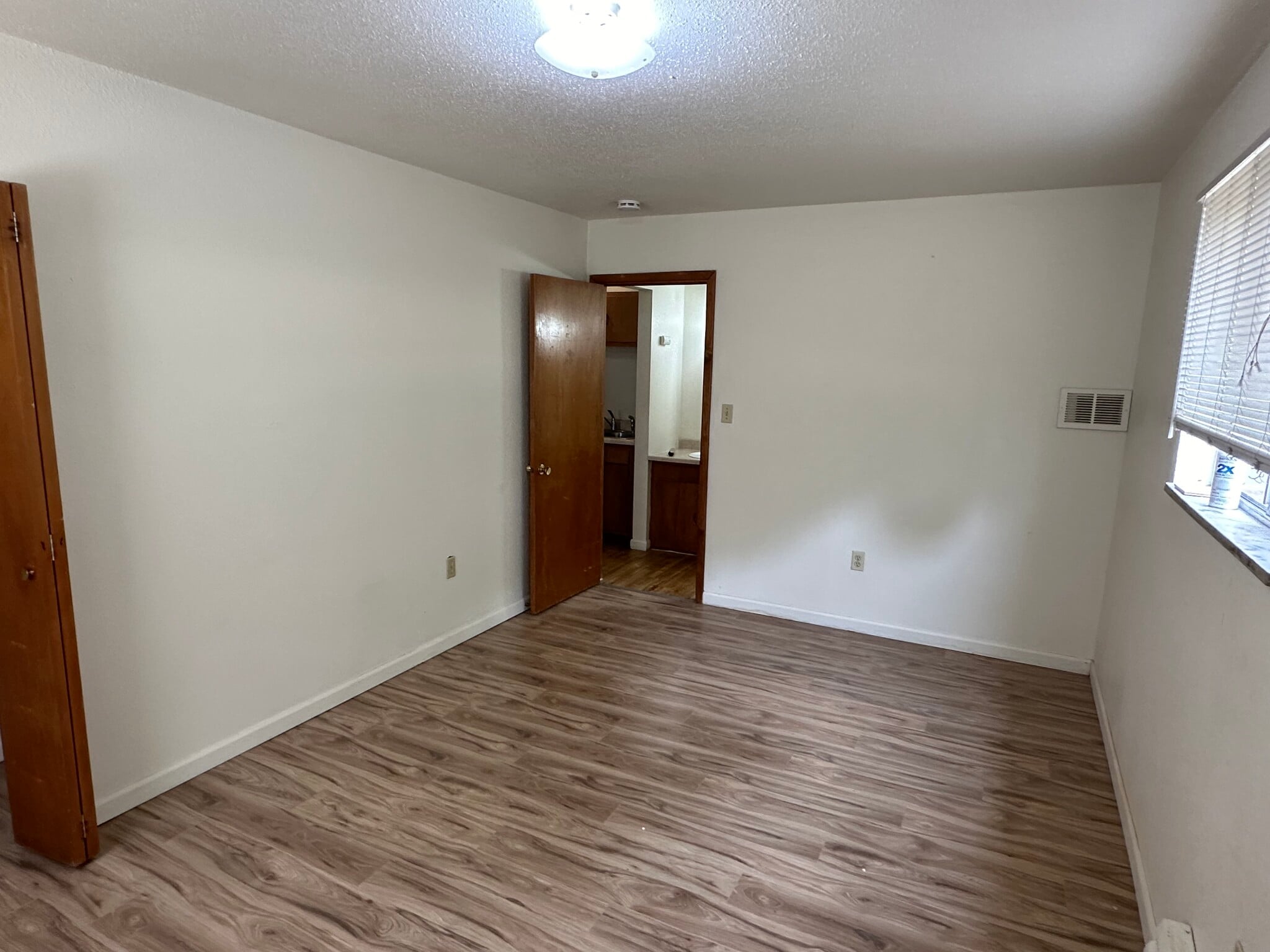 Building Photo - 926 James Ct