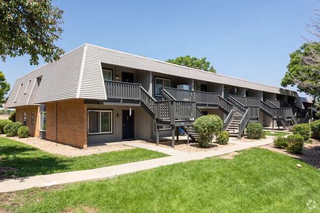 Building Photo - Landon Park