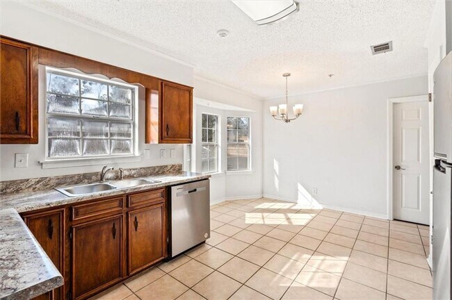 Building Photo - 1240 Lynchburg Ct
