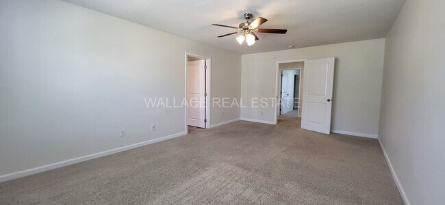 Building Photo - FIVE BEDROOM HOUSE IN FARRAGUT/HARDIN VALLEY AREA!!