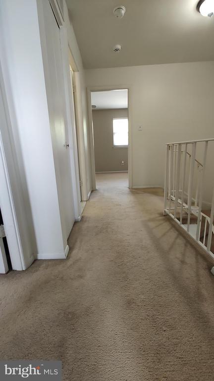 Building Photo - 2 Shadowbrook Ct
