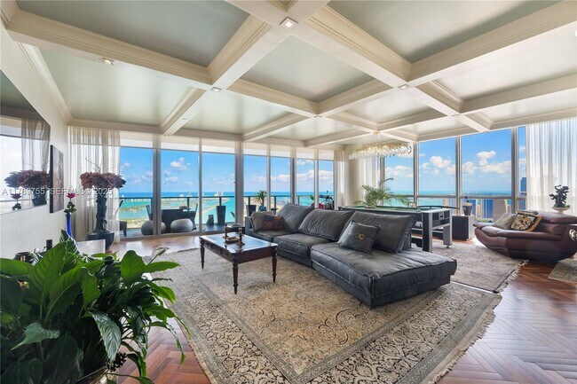 Building Photo - 1100 Biscayne Blvd