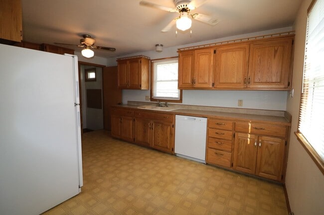 Building Photo - 848 Church Ave