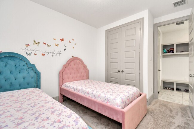Building Photo - 8726 Marina Alto Ln