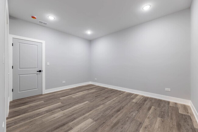 Building Photo - 5809 S Indiana Ave