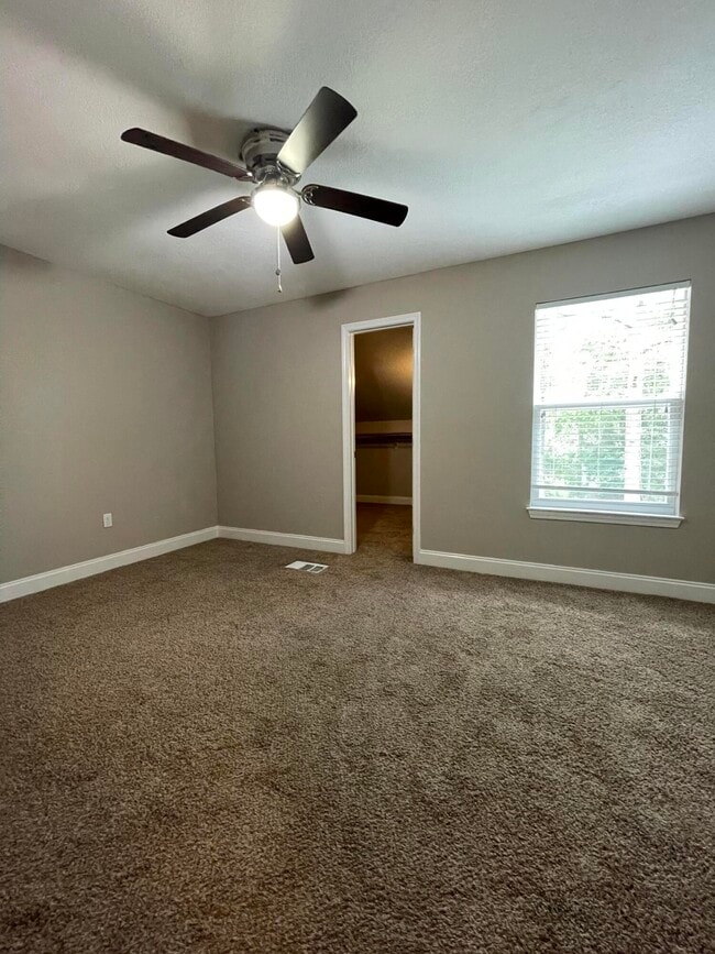 Building Photo - 702 Terrance Ct