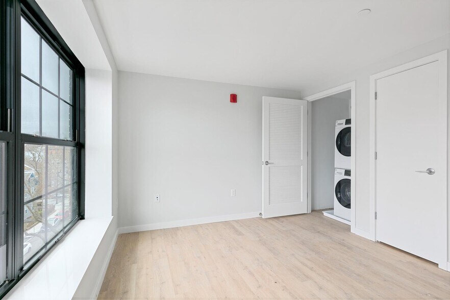 Building Photo - 22 Soden St