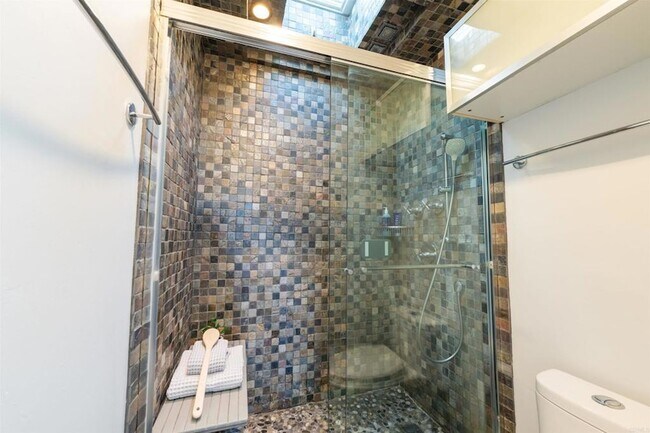 Building Photo - 1615 Hotel Cir S