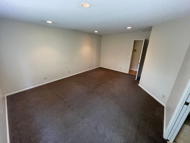 Building Photo - Fantastic 3 Bed/2 Bath Single Family Home on Blackburn St.