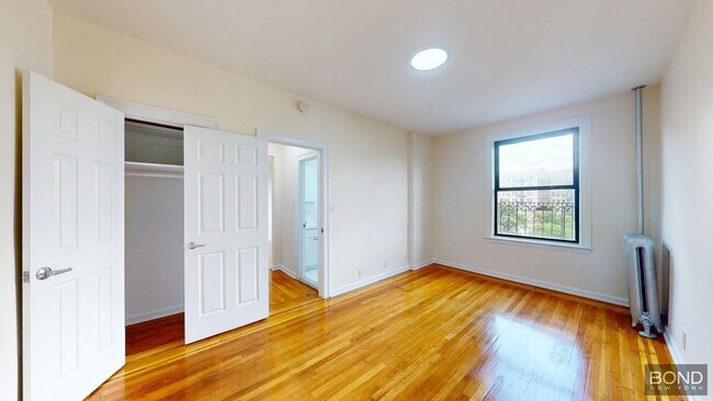 Building Photo - 620 W 171st St