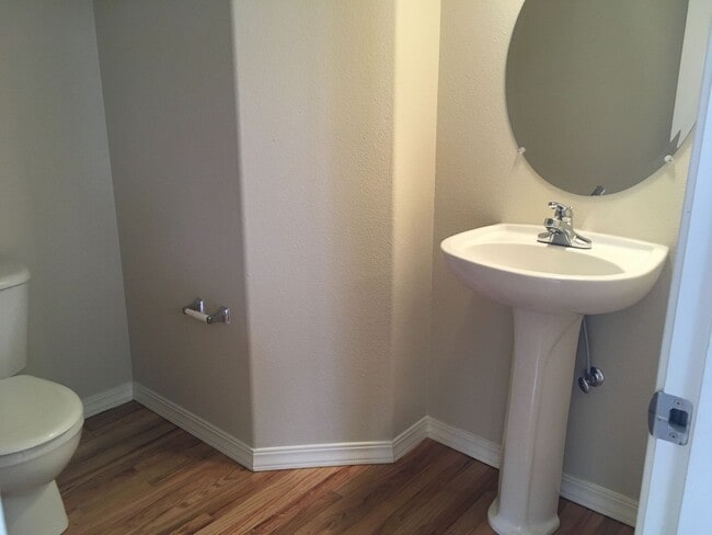 Building Photo - $1,000 off 1st Month's Rent!!! Gorgeous River Canyon Community Home!