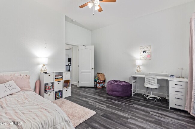 Building Photo - 10230 E Cochise Dr