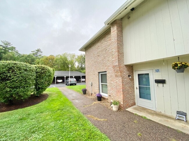 Building Photo - 180 Ledgewood Cir